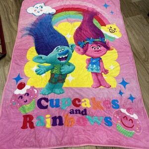 Trolls Kids Fleece‎ Blanket Poppy Branch Dreamworks Cupcakes Rainbows